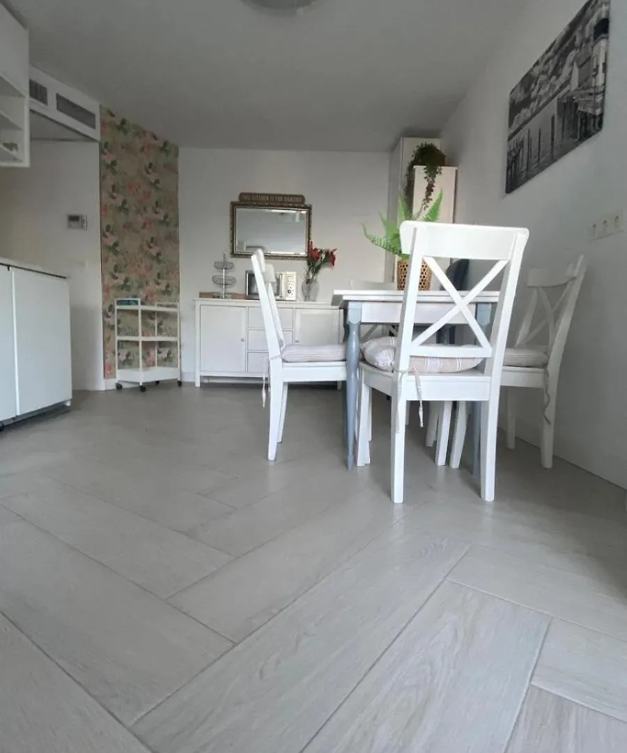 アパート Acogedor Y Luminoso Apartamento En Benajarafe マラガ